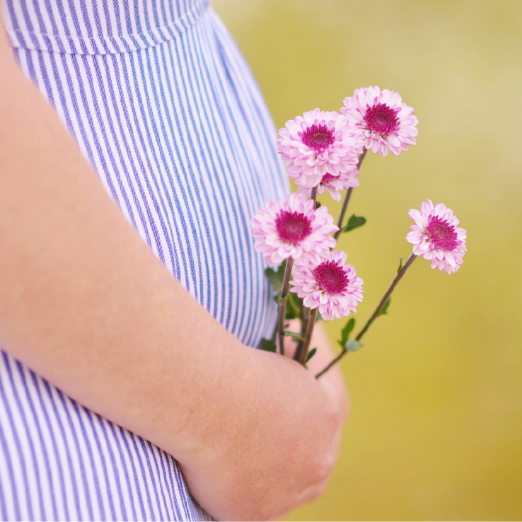 Een buikband dragen tijdens de zwangerschap